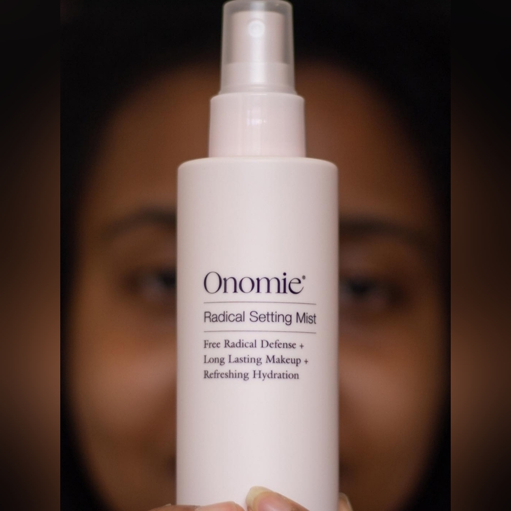 New Revolve ONOMIE Radical Defense Long Lasting Setting Mist 150mL - Picture 6 of 9